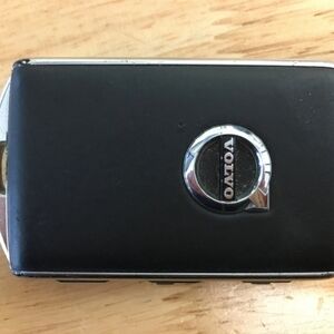 17-20 VOLVO XC60 XC90 S90 SMART KEY REMOTE FOB Black w/ Silver Trim Keyless